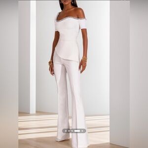 Fehaute Sophisticated White Flare Jumpsuit with Wide-Leg Design